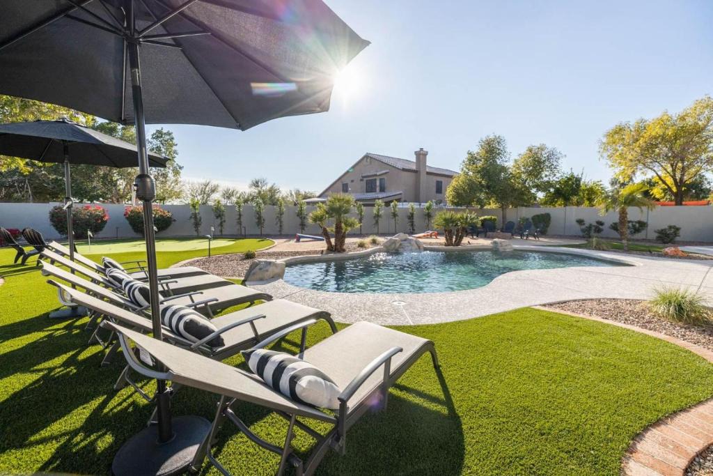 Glendale House | Glendale Grovers