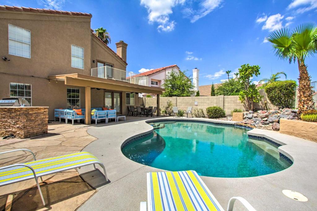 Arrowhead Ranch House | Glendale Home on Golf Course Backyard Oasis