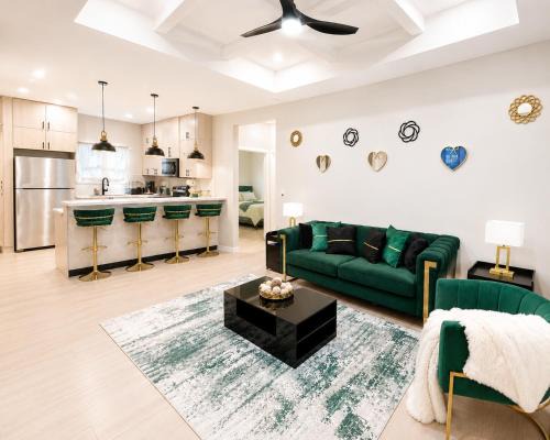 Mission Apartment | Gold'n Retreat