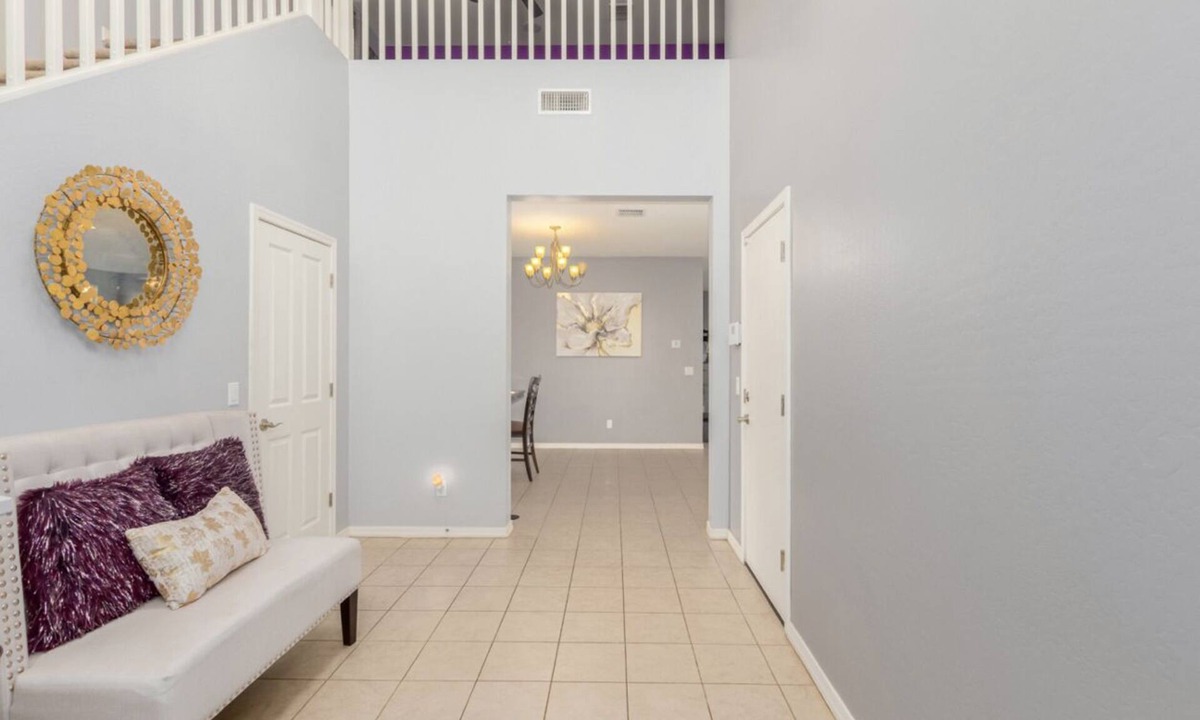 Laveen Village House | Golden Temple Getaway 5bd/2.5bth house with WiFi/Exercise Room Family Friendly