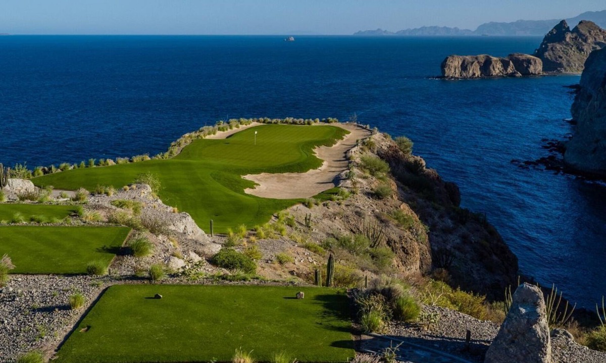 Loreto Resort | Golf a stunning TPC course, relax in luxury in beautiful Danzante Bay in Baja MX
