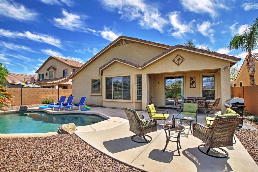 Villages At Queen Creek House | Golf Course View! Group Getaway in Queen Creek