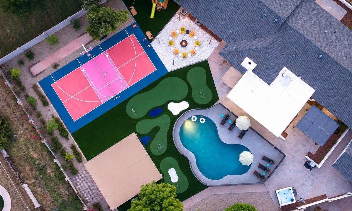 Mesa House | Golf Simulator Pool Sports Court | Sleeps 24