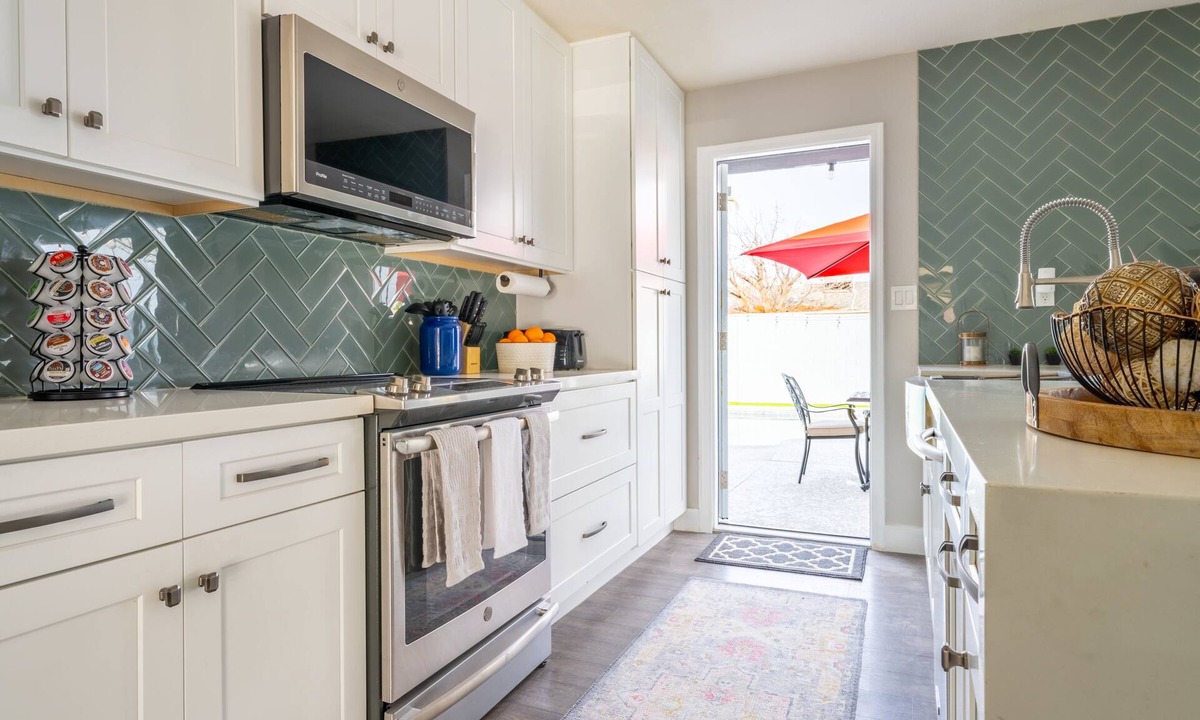 Dobson Ranch House | Gorgeous 4 bedroom home with a pool in Tempe
