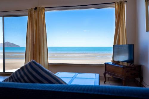 Villas de Las Palmas House | Gorgeous beach front condo