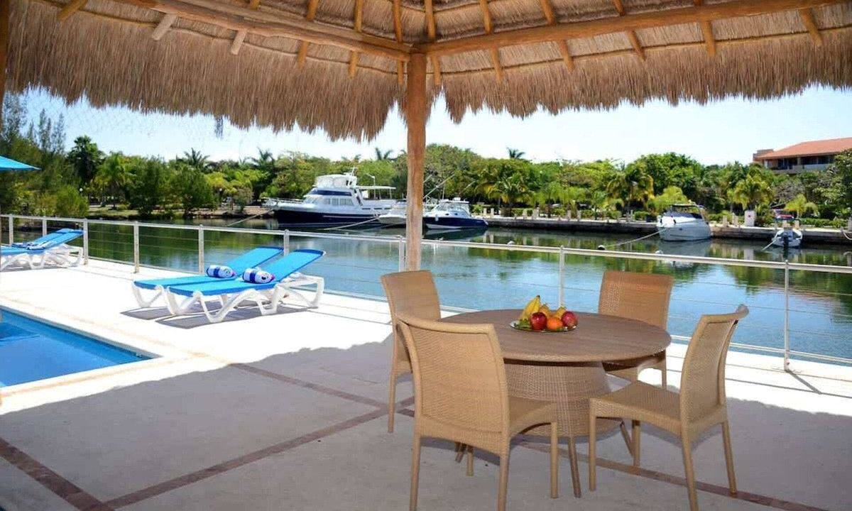 Puerto Aventuras Apartment | Gran Marina Puerto Aventuras: Apartment with Pool