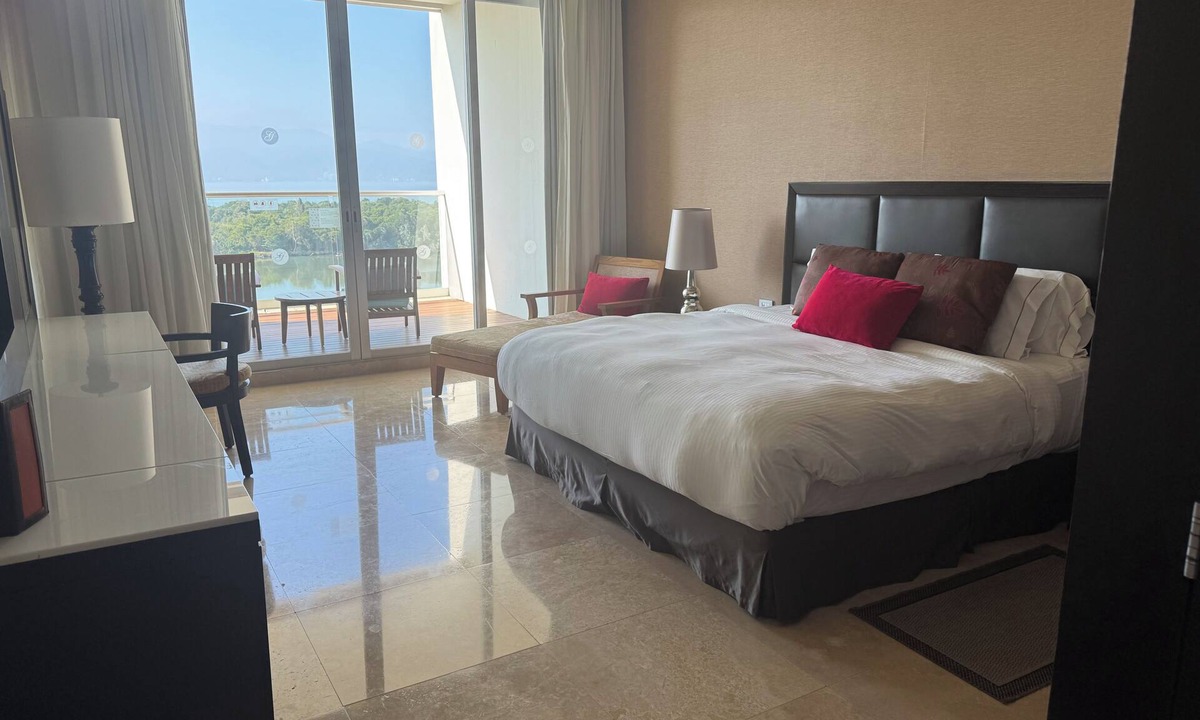 Las Jarretaderas Condo | Grand Luxxe Spa 2 bedroom -book now for Mexican PGA tour Best resort in Mexico!