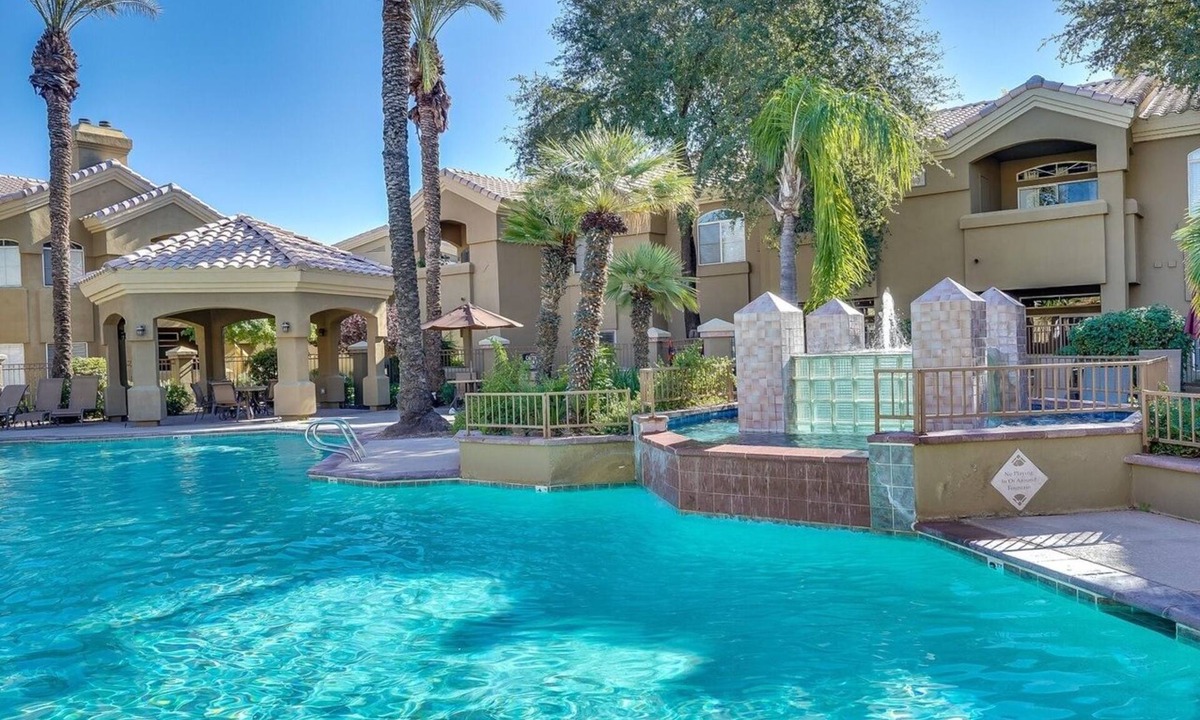 Paradise Valley Village Condo | Great Scottsdale Location w/Heated Pool & Spa