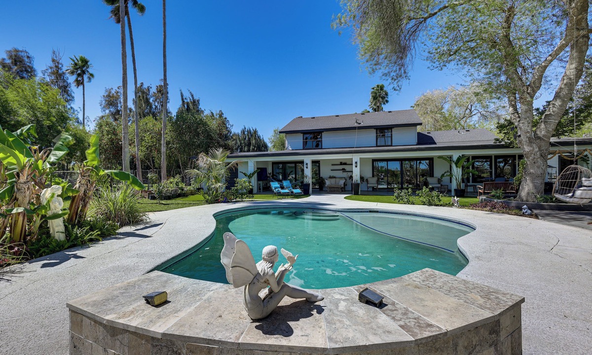 Sebastian House | Group Getaway: Luxe Riverfront Gem in Los Fresnos!