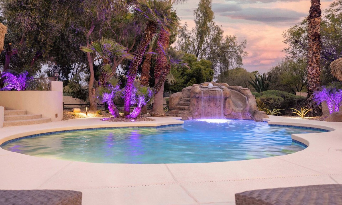 Country Club Acres House | HÓZHÓ|Resort Style Pool & Tub |Theater|Pickleball
