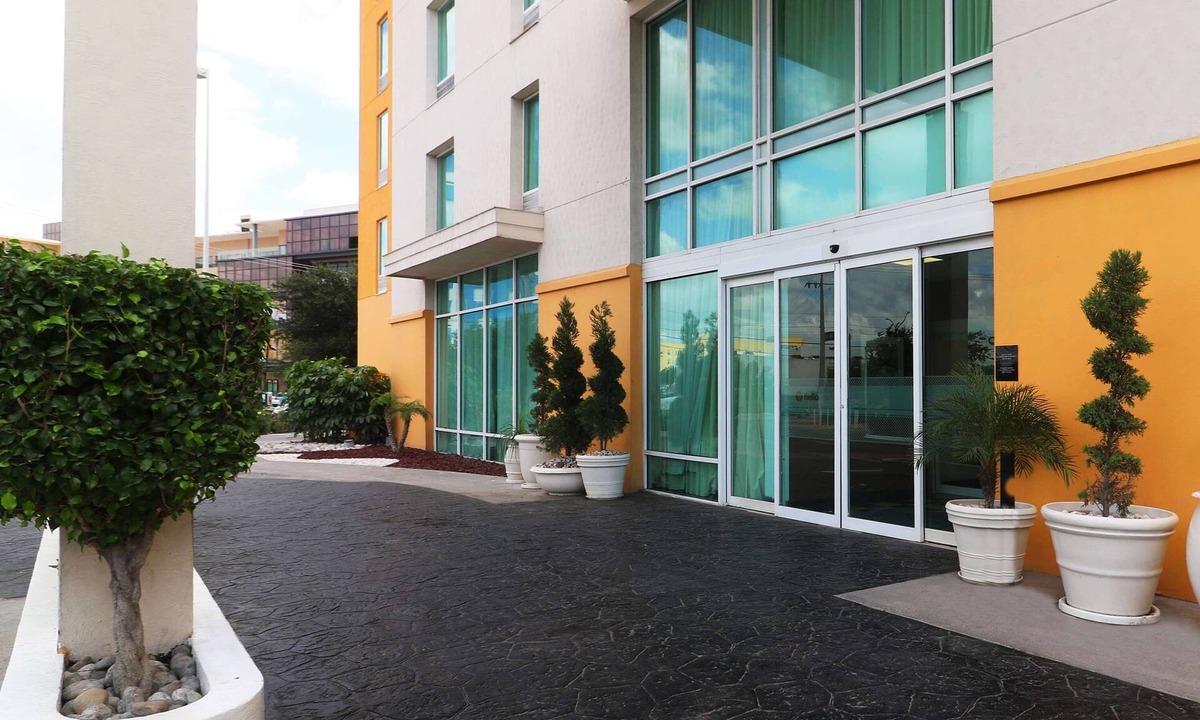 Reynosa Hotel | Hampton Inn by Hilton Reynosa/Zona Industrial