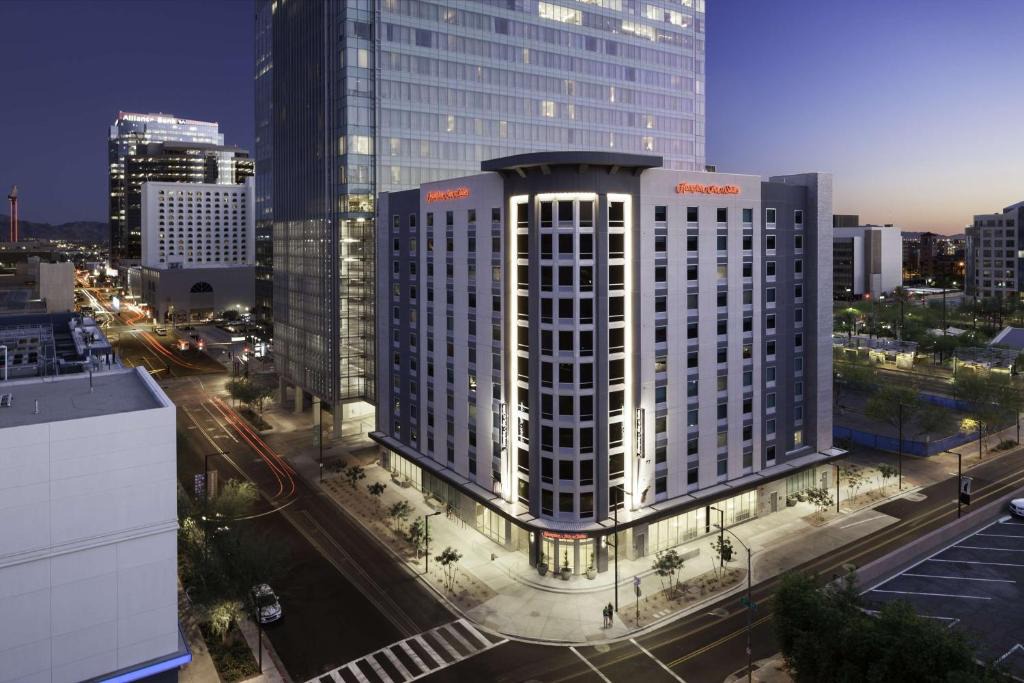 Downtown Phoenix Hotel | Hampton Inn & Suites Phoenix Downtown