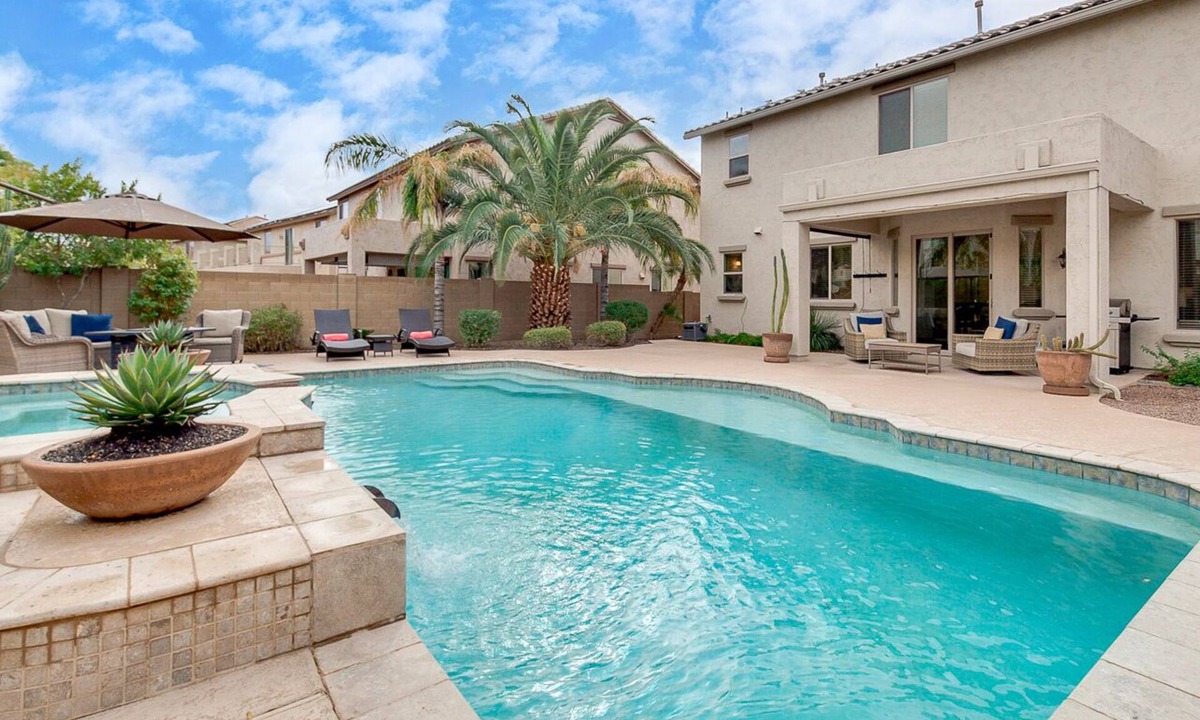 Stetson Hills State House | Happy Valley Oasis