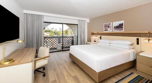Camelback East Resort | Hilton Phoenix Resort at the Peak