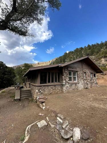 Globe House | Historic Canyon Cabin with Firepit & Scenic Retreat in Globe, Arizona
