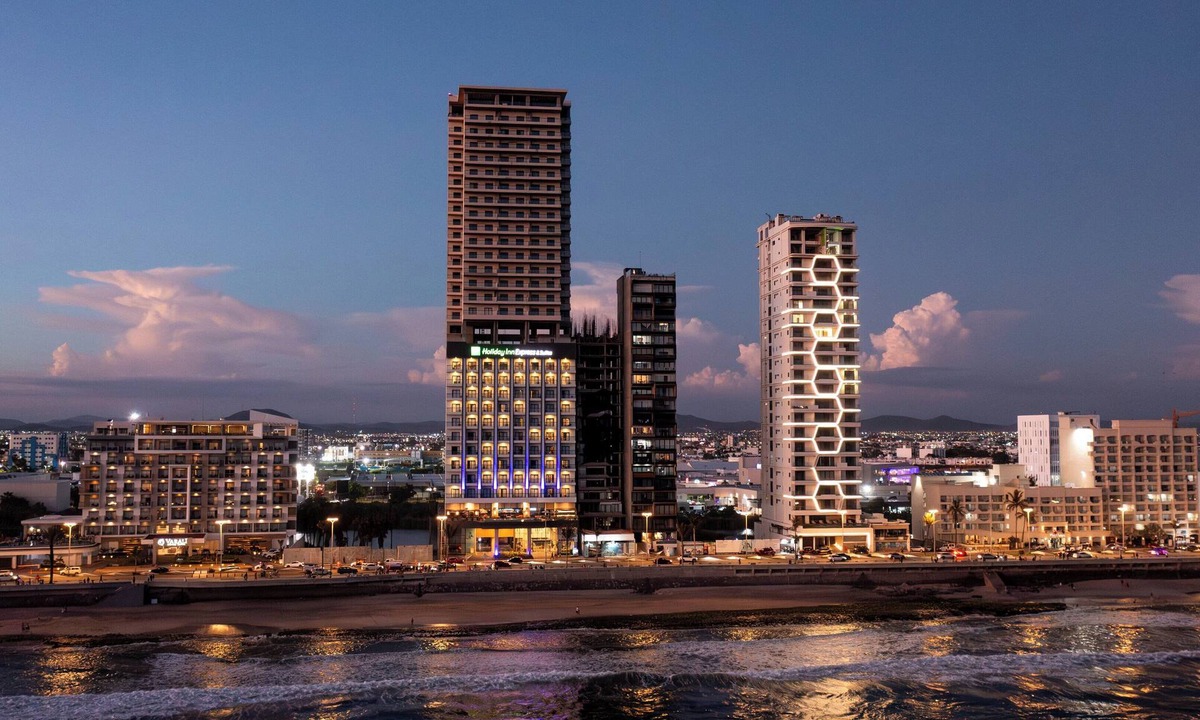 Mazatlan Hotel | Holiday Inn Express & Suites Hotel Mazatlan by IHG
