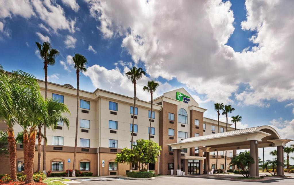 Pharr Hotel | Holiday Inn Express & Suites - Pharr by IHG