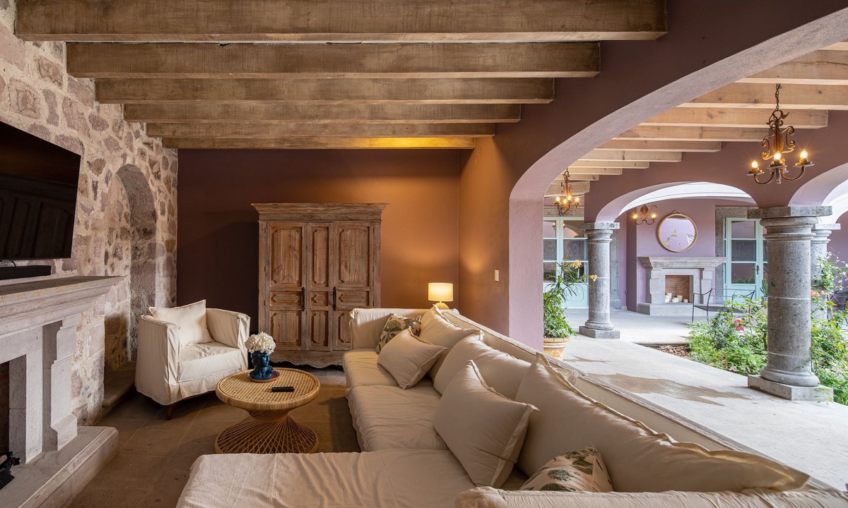 San Miguel de Allende Villa | HOLT Magnificent 6BR Villa in Malanquin Golf Club
