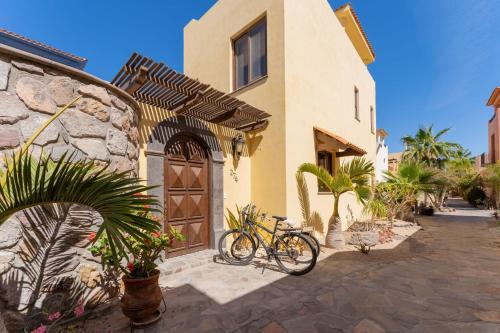 Nopolo House | Home with stunning ocean view and breathtaking sights of the Sierra La Giganta