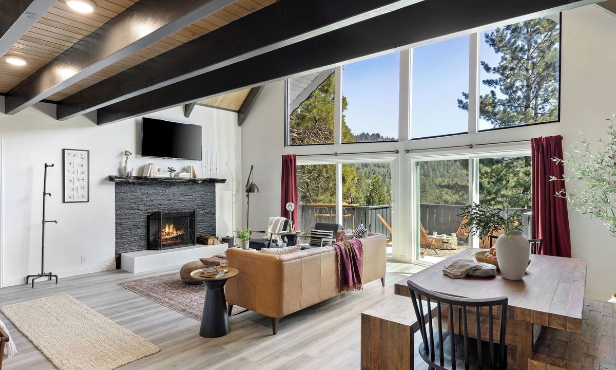 Crestline House | Hot Tub, Fire Pit, Deck Views, Near the Lake The Matterhorn Manor by Avantstay