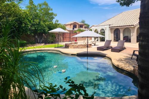 Mountain Crest House | Hot Tub & Fire Pit: Phoenix Oasis Near Hiking!