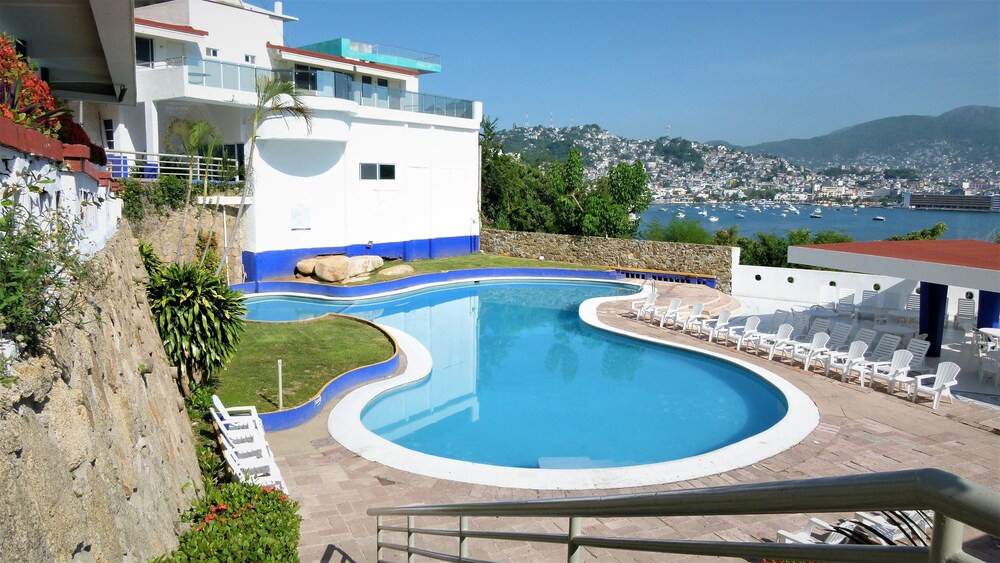 Caleta Hotel | Hotel Aristos Acapulco