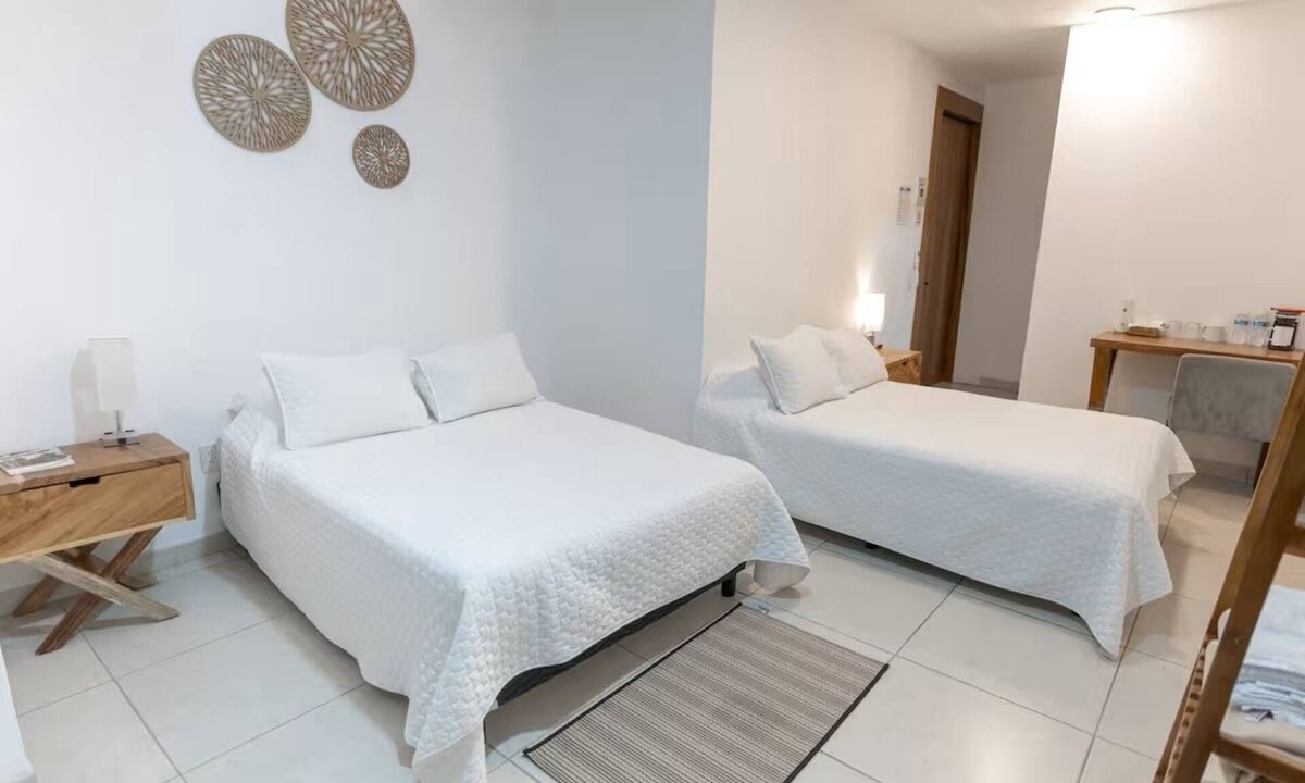 Tonala Apartment | Hotel Punto Oriente: 2 Beds, A/C, and Free Parking