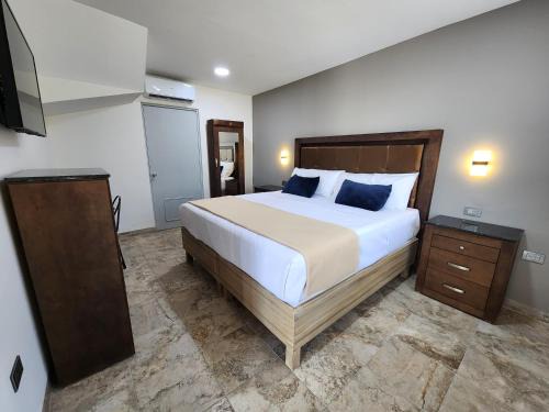 Torreon Hotel | Hotel Roque
