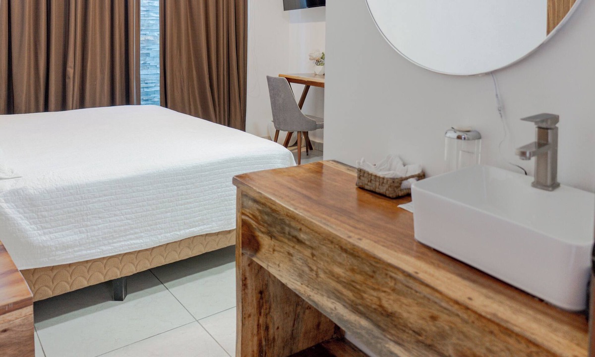 Tonala Hotel | Hotel & Suites Punto Oriente
