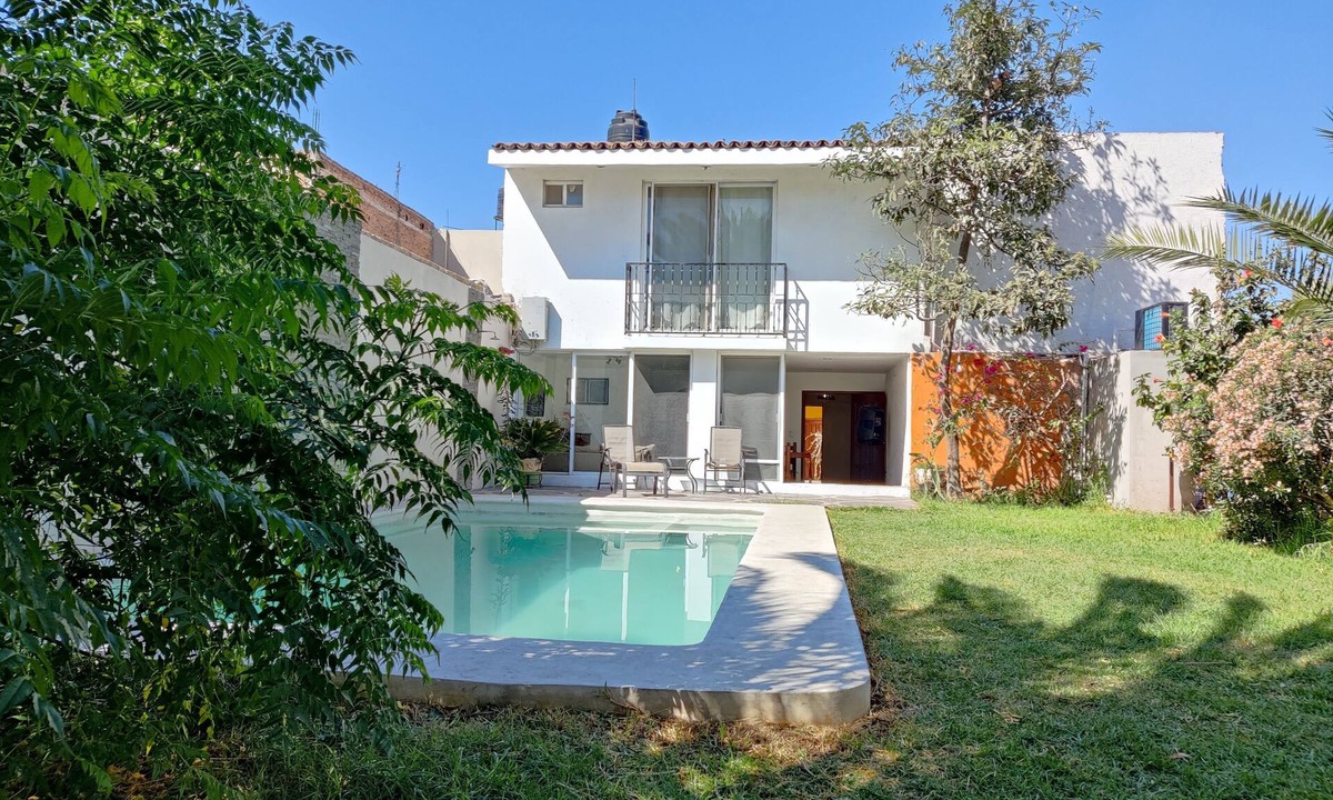 Guadalajara Apartment | house with private pool and big yard in the heart of Tlaquepaque.