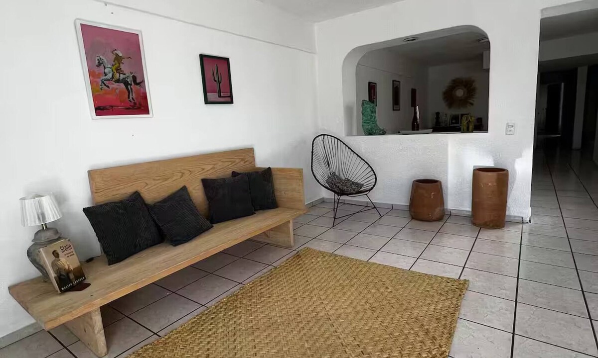 Guadalajara Apartment | Ideal house 2 blocks from Centro Medico and Arena GDL