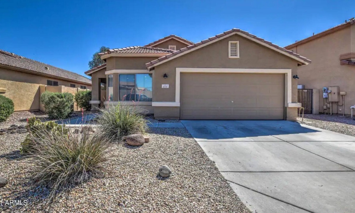 Dove Cove Estates House | Immaculate pool home in a quiet family neighborhood