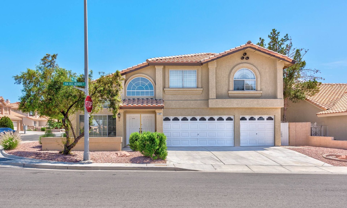 Green Valley North House | Incredible Home can accommodate 12 guests!