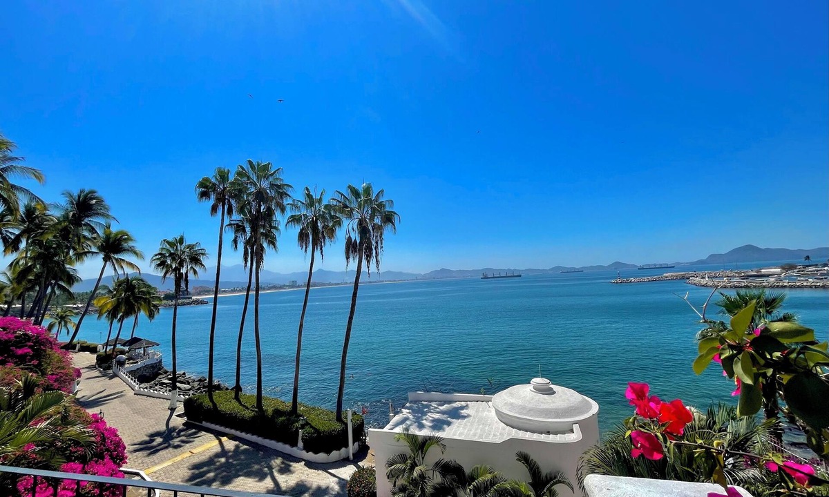 Las Hadas Condo | Incredible Ocean Front Condo w/Amazing Views at Condominios Playasol Las Hadas!