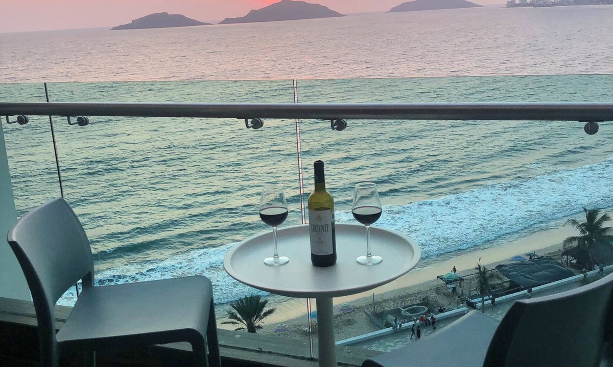 Mazatlan Condo | Incredible ocean sunset views from bedroom, living area &balcony - Torre Eme!