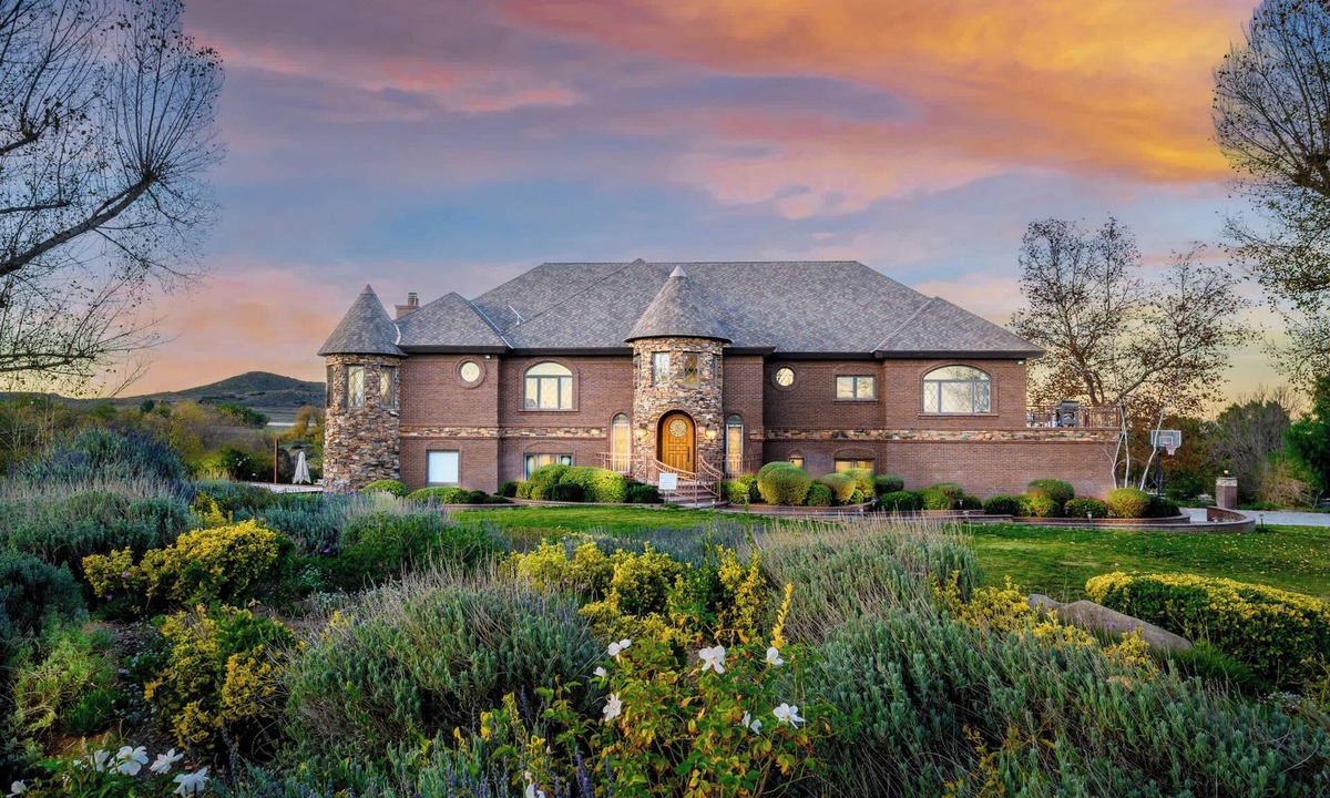 Perris House | Indoor Pool & Spa - Gym - Sauna - Pickleball Court