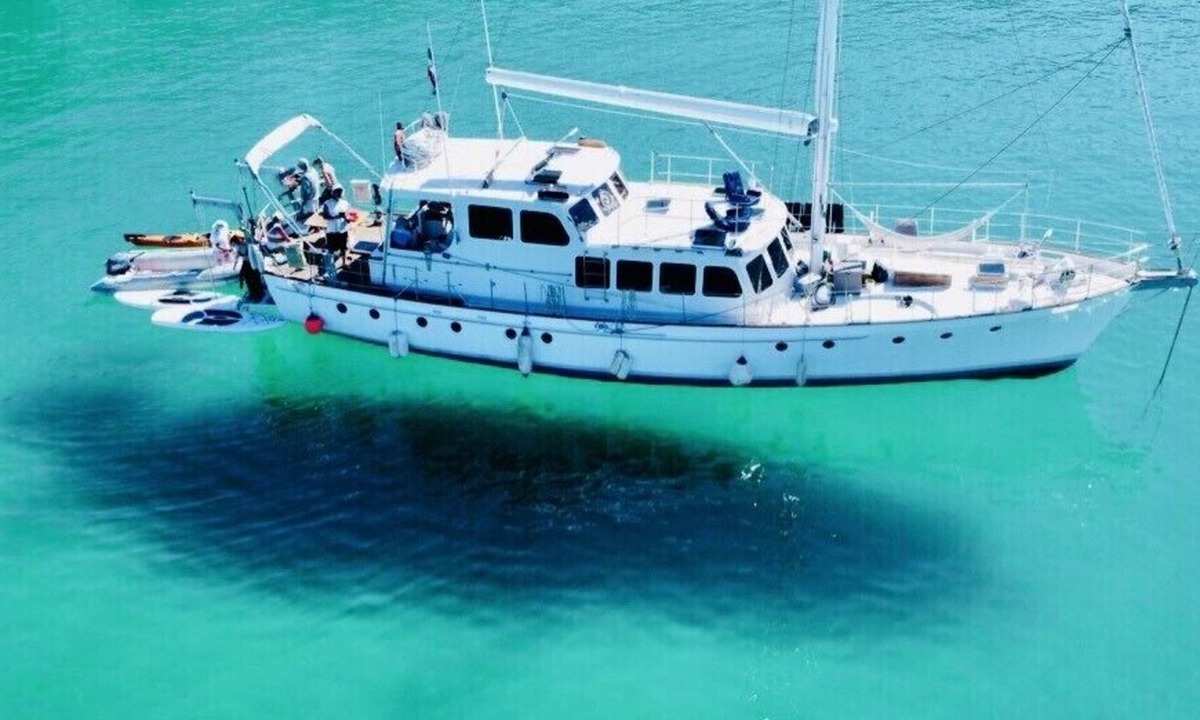 La Paz Boat Rental | Island Adventure Charters Baja