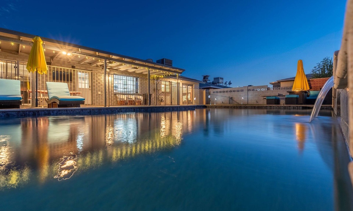 Scottsdale Estates Six House | Jack Rabbit SlimsnLuxury DesignnPool /Waterfall, Mini Golf, Ping Pong, Fire Pit