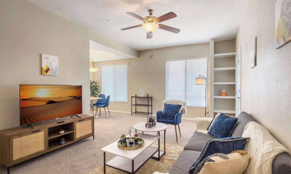 Kierland Apartment | Kierland Commons CozySuites with heated pool, gym!