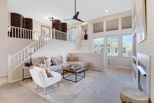 Kierland Apartment | Kierland Greens l Gated Community l Pool l Hot Tub l Gym
