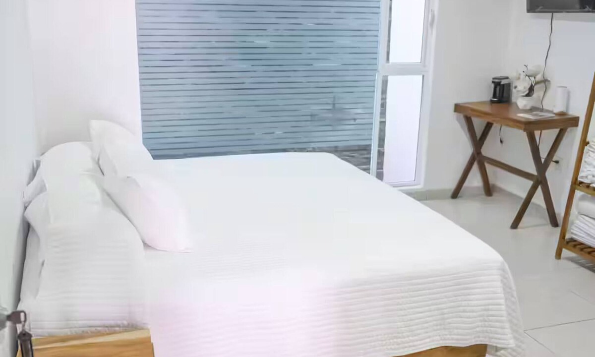 Tonala Apartment | King Room - Downtown | With Parking and A/C