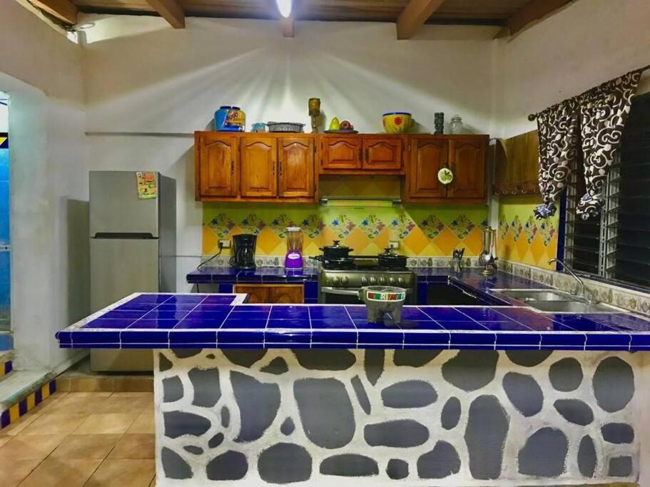 El Tamarindo Apartment | LA BELLA LOLA HOUSE - CASA EN MANZANILLO CENTRO