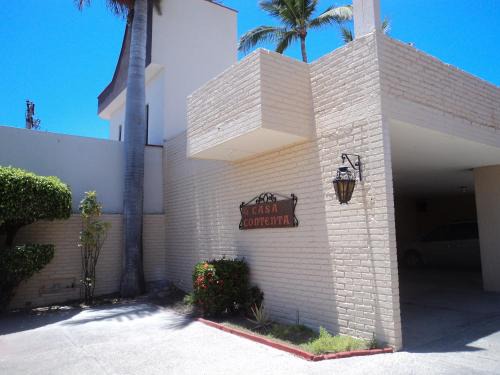 Zona Dorada House | La Casa Contenta