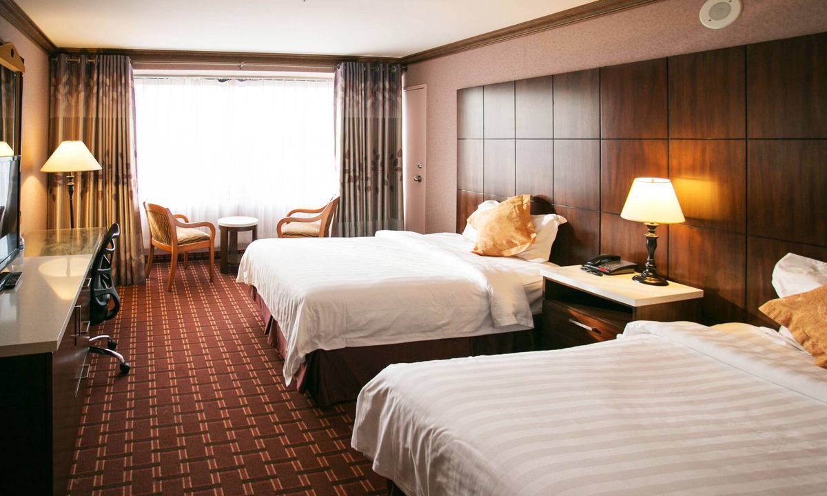 Rancho Dominguez Hotel | LA Crystal Hotel - Los Angeles Area