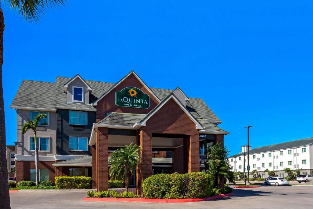 Pharr Hotel | La Quinta by Wyndham Pharr North McAllen