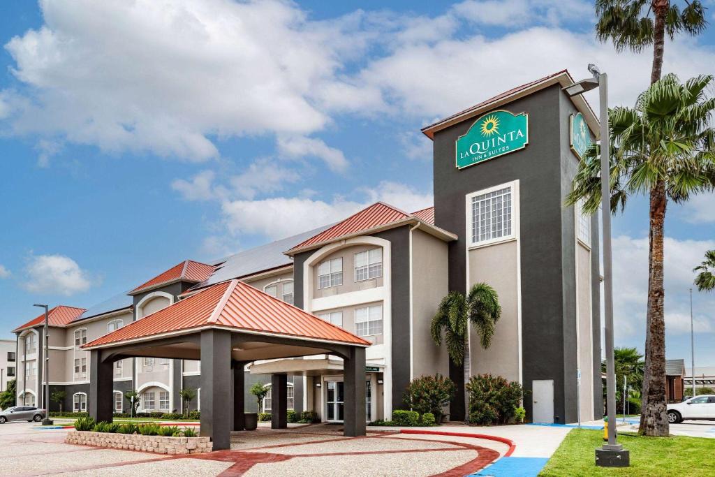 Pharr Hotel | La Quinta Inn & Suites by Wyndham Pharr RGV Medical Center