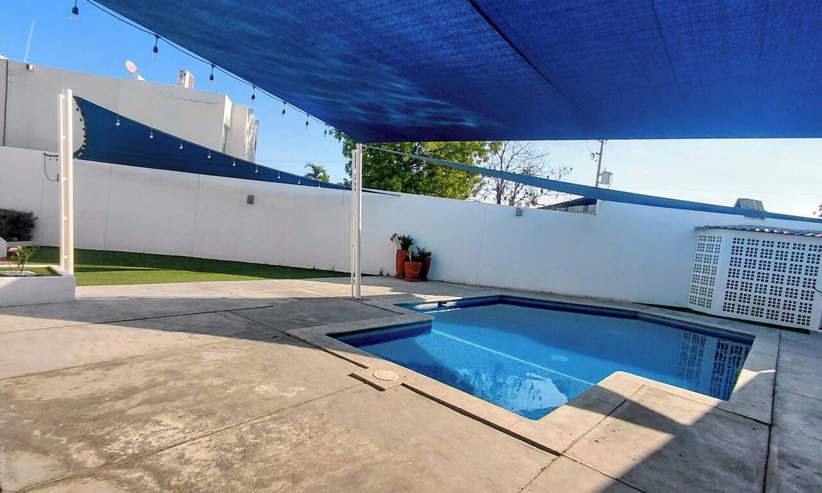 La Paz House | La Rueda Residential Complex on a private estate with a clubhouse and pool