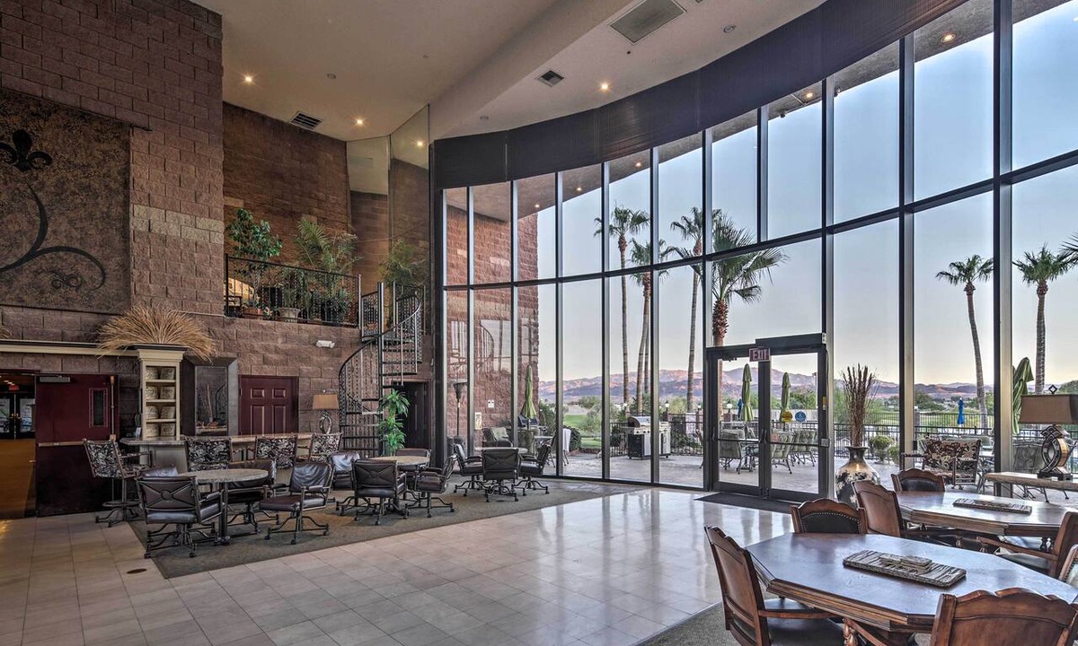 Lake Havasu City Apartment | Lake Havasu Getaway w/Golf Course & Lake Views!