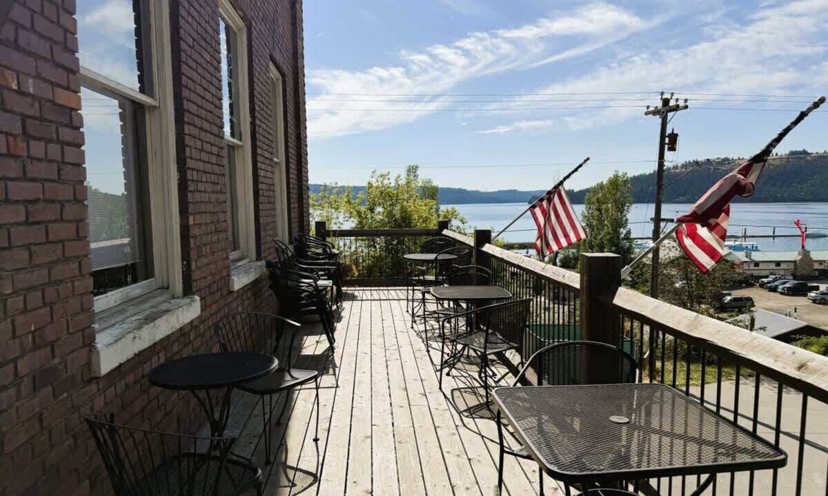 Harrison Apartment | Lake View Apartment Above One Shot Charlie's