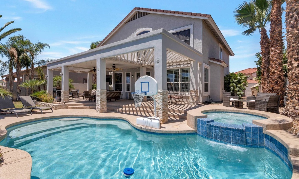 Arrowhead Lakes House | Lakefront home w/Kayaks, Private Pontoon Boat, Heated Pool & Spa! Pool table + Free Golf!